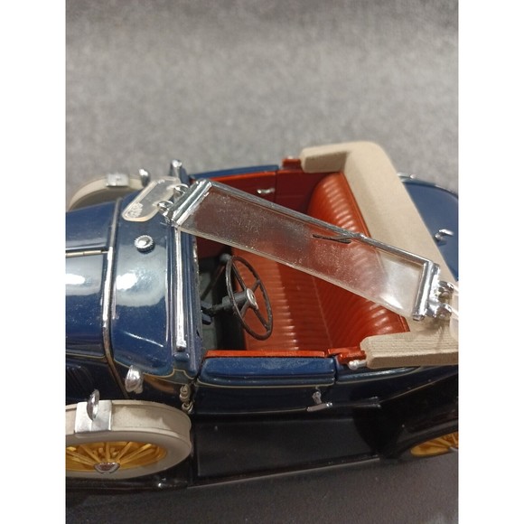 1931 Ford Sedan Model A 1:18-scale Diecast Car Motor City Classics IMPERFECT - Picture 15 of 16
